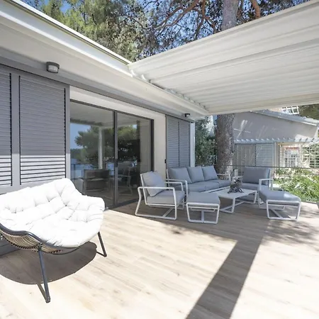 Ferienhaus Fur 5 Personen Und 1 Kind In Mali Losinj, Kvarner Bucht Losinj