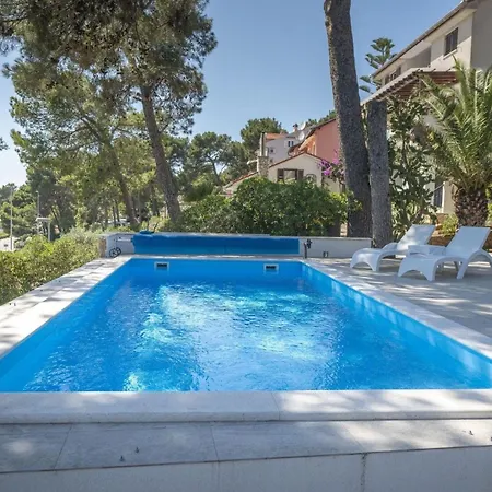 Ferienhaus Fur 5 Personen Und 1 Kind In Mali Losinj, Kvarner Bucht Losinj 펜션 *